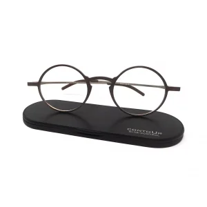Occhiali da lettura modello Zipo in colore bronzo su una custodia in alluminio ultrasottile. Contour