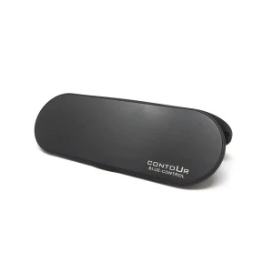Estuche ultrafino de aluminio en color negro Contour para gafas de lectura. Abierto con detalle de logotipo